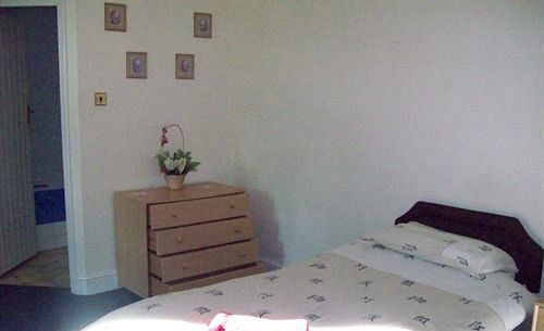 The Crown Hotel Swindon Bagian luar foto